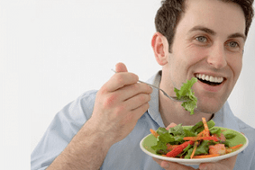 kumakain ng gulay salad sa panahon ng paggamot ng prostatitis